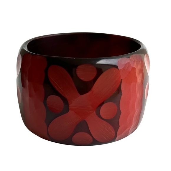 Vintage Wide Carved Plastic Bangle Bracelet - Picture 2 of 9